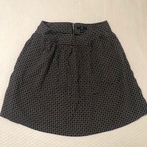 Gap skirt